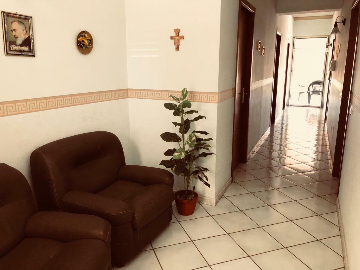B&B Padre Pio Mascali Exterior photo
